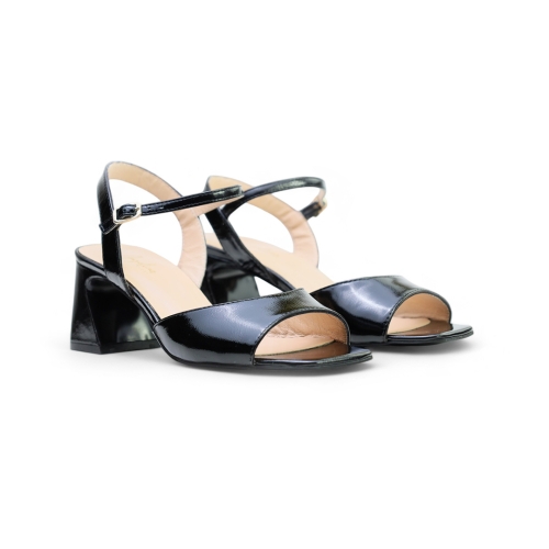 Дамски елегантни сандали от естествен лак черни 286-155 Angelina Ricci