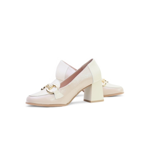 Дамски елегантни обувки от естествен лак в бежово и тауп 5794 Pitillos