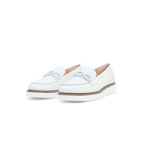 Дамски мокасини от естествен лак в бяло 5733 Pitillos