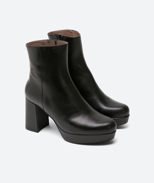 Дамски елегантни боти от естествена кожа черни 6180 Patricia Miller