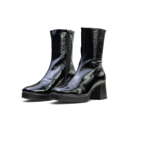 Дамски ежедневни боти от естествен лак черни 6413 Patricia Miller