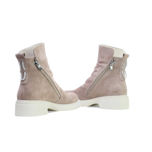 Дамски ежедневни боти от естествен велур бежови 03-260