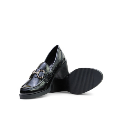 Дамски ежедневни обувки от естествен лак черни 40161 Baerchi