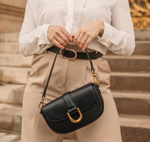 Дамска чанта през рамо черна CM6992F David Jones