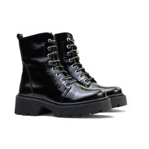 Дамски ежедневни боти от естествен лак черни 240010