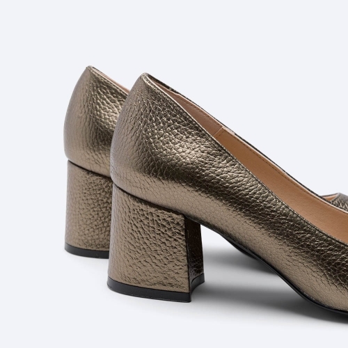 Дамски елегантни обувки от естествен лак тъмно злато 6170-49438 Patricia Miller