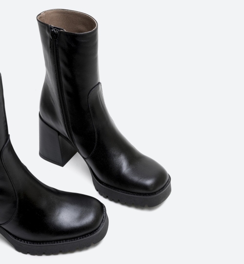 Дамски ежедневни боти от естествена кожа черни 6442 Patricia Miller