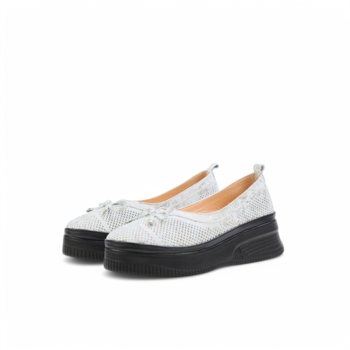 Дамски ежедневни обувки от естествена кожа на платформа в бяло 285-134-09