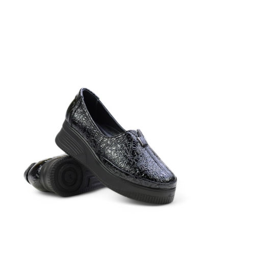 Дамски ежедневни обувки от естествен лак на платформа 275-116-09