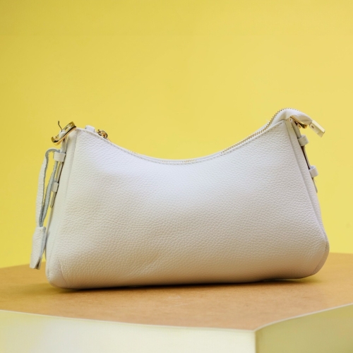 Дамска елегантна чанта от естествена кожа в бяло 250120-1