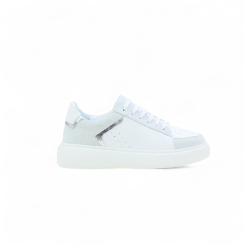 Дамски спортни обувки от естествена кожа в бяло и сиво 071