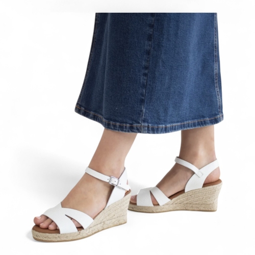 Дамски ежедневни сандали от естествена кожа в бяло 5742 Oh My Sandals