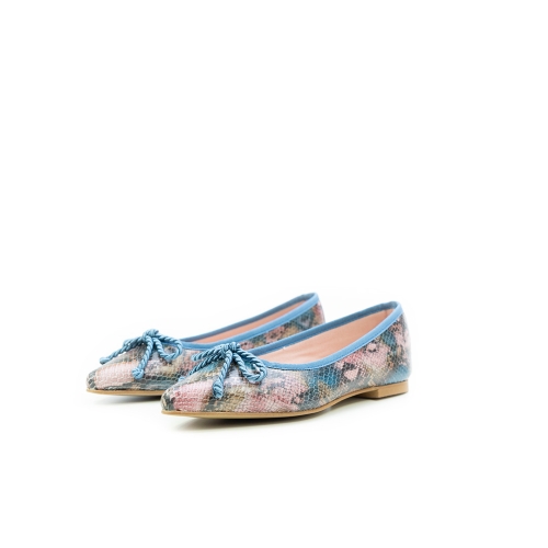 Дамски равни обувки от естествена кожа в синьо и змия 500