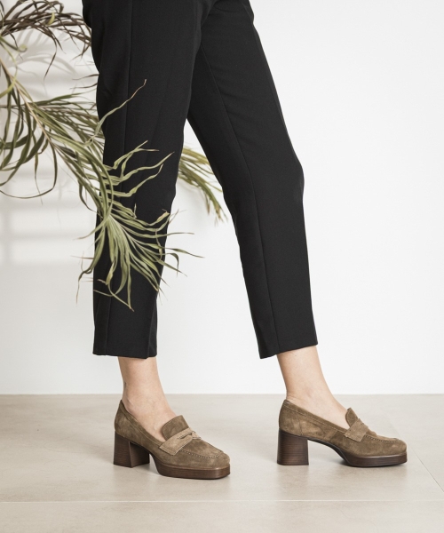 Дамски ежедневни обувки от естествен набук тауп 6913 Patricia Miller