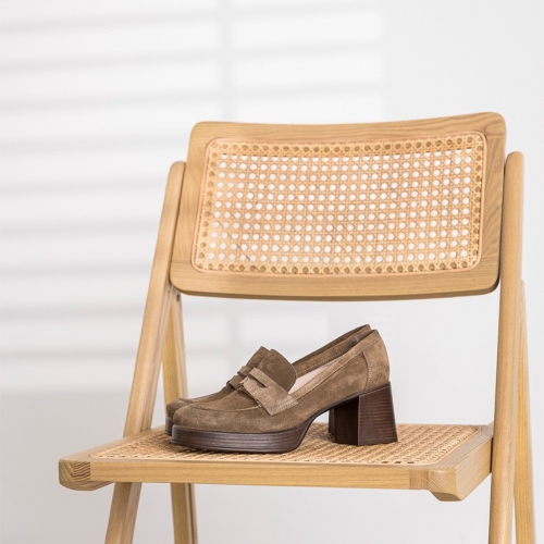 Дамски ежедневни обувки от естествен набук тауп 6913 Patricia Miller