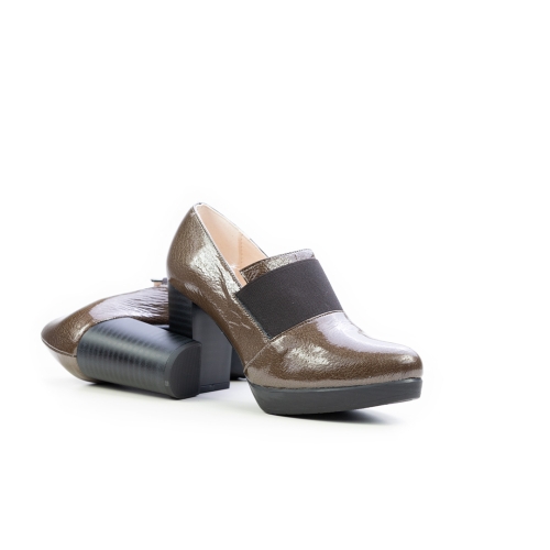 Дамски ежедневни обувки от естествен лак кафяви 6959 H-7681 Patricia Miller