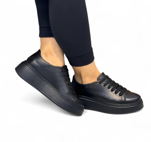 Дамски спортни обувки от естествена кожа черни K-210