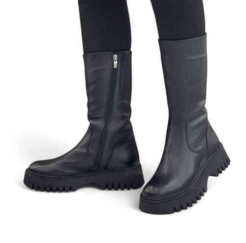 Дамски ежедневни ботуши от естествена кожа черни 2302