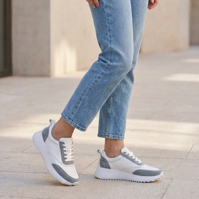 Дамски спортни обувки от естествена кожа в бяло 902N