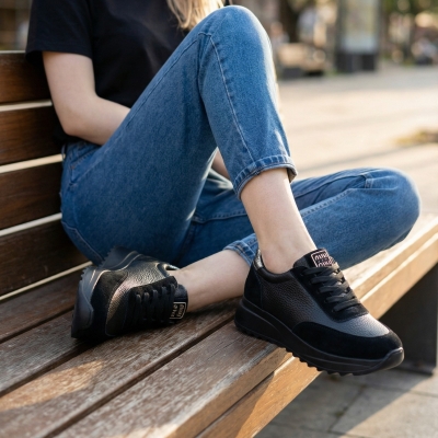 Дамски спортни обувки в комбинация естествена кожа и естествен велур черни 403