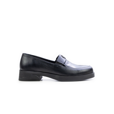 Дамски ежедневни обувки в комбинация естествена кожа и естествен лак черни 10-309-01-301