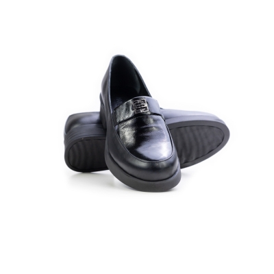 Дамски ежедневни обувки в комбинация естествена кожа и естествен лак черни 10-309-01-301