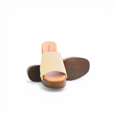 Дамски ежедневни чехли от естествен велур бежови 7041-250 Patricia Miller