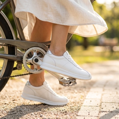 Дамски спортни обувки от естествена кожа в бяло 803