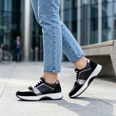 Дамски спортни обувки от естествена кожа в черно и сребро 120