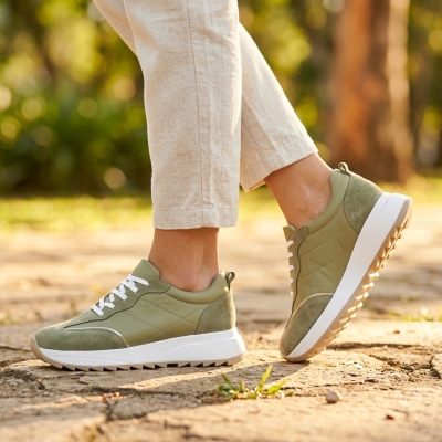 Дамски спортни обувки от естествена кожа зелени 915