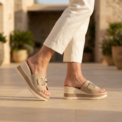 Дамски ежедневни чехли от естествен велур бежови 5980 Oh My Sandals