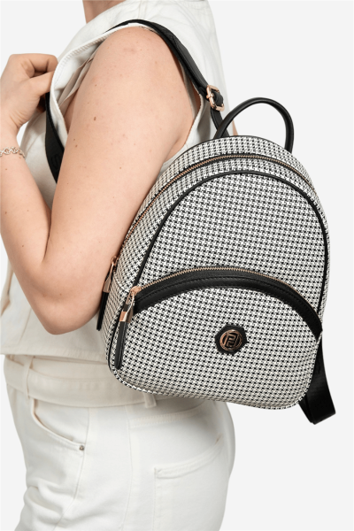 Дамска раница в бяло и черно 945 M204 Silver&Polo